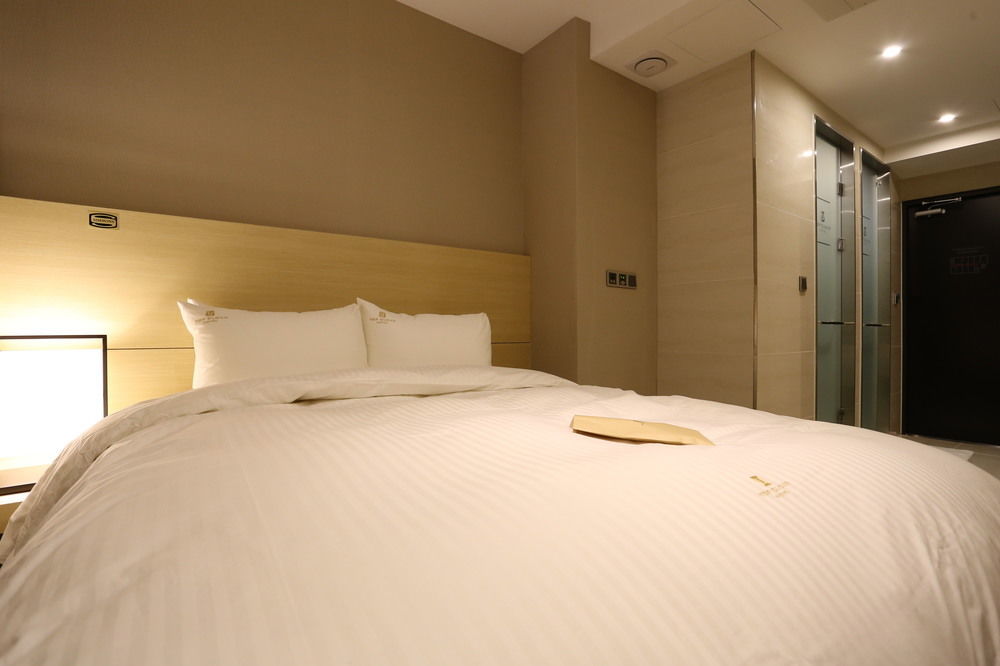Suwon Top Cloud Hotel Buitenkant foto