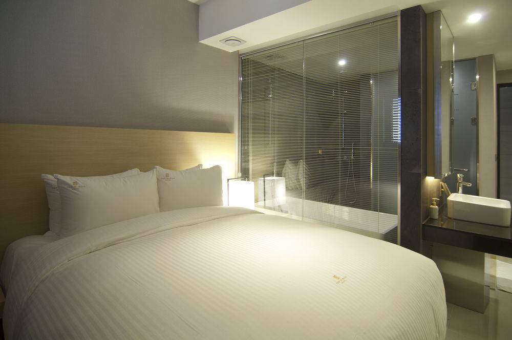 Suwon Top Cloud Hotel Buitenkant foto