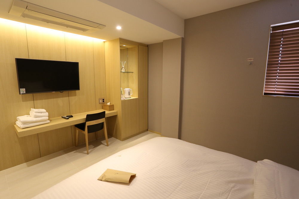 Suwon Top Cloud Hotel Buitenkant foto