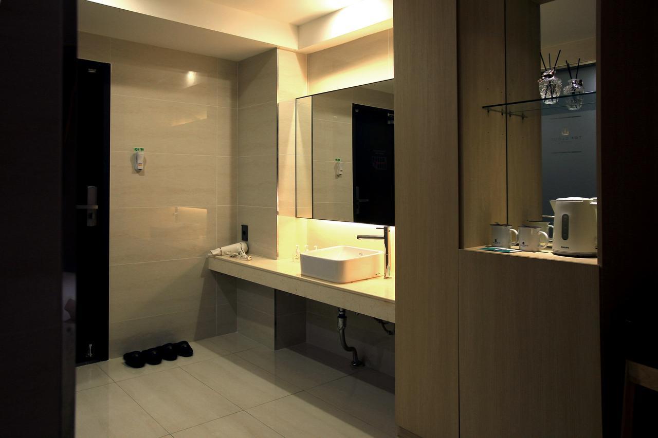 Suwon Top Cloud Hotel Buitenkant foto