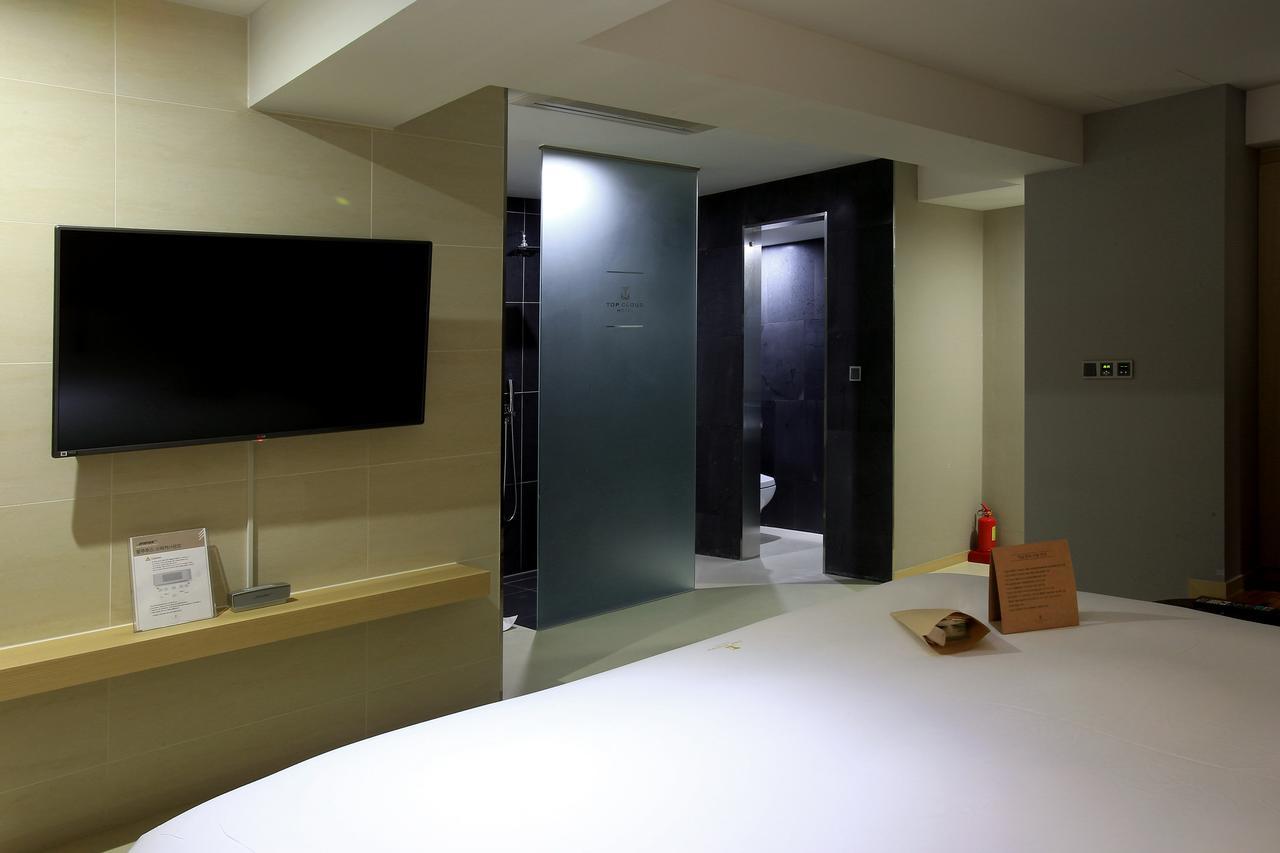 Suwon Top Cloud Hotel Buitenkant foto