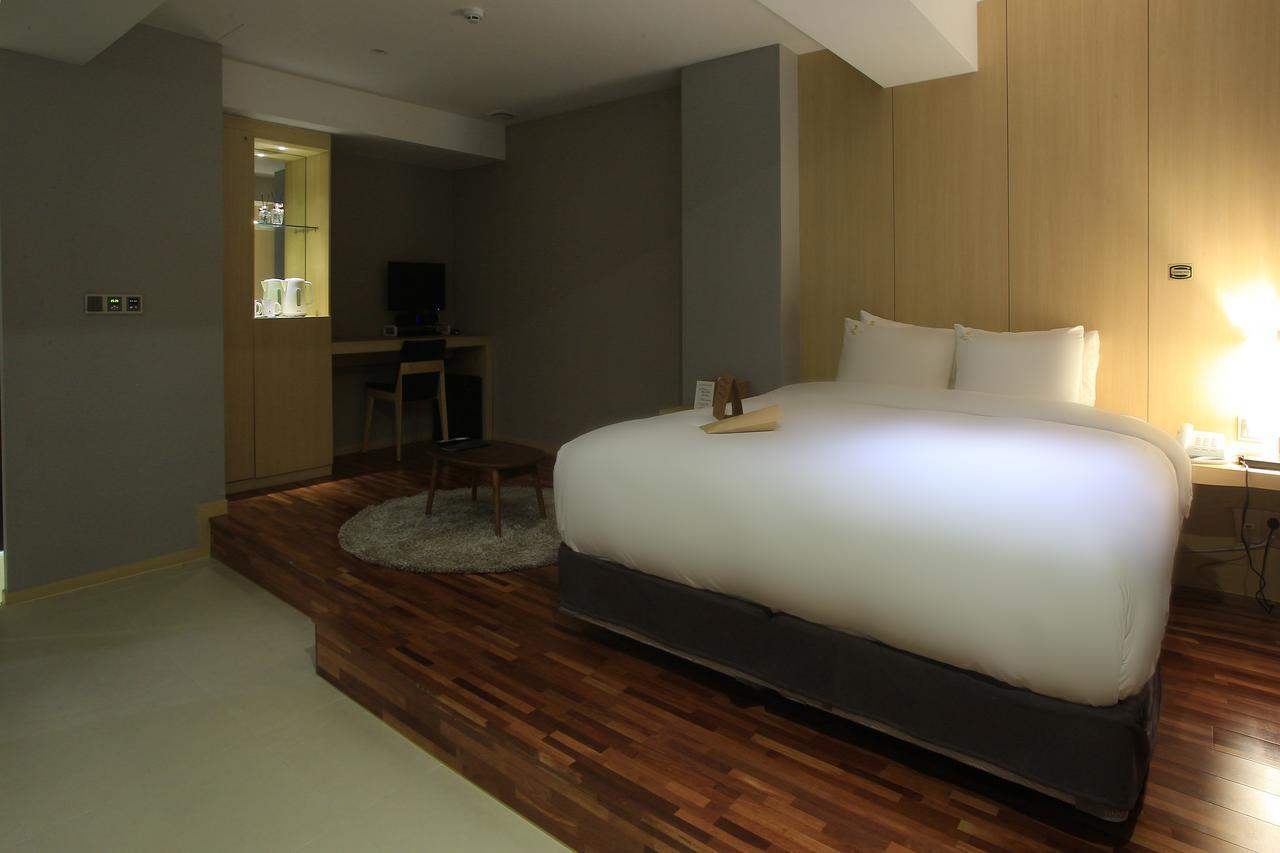 Suwon Top Cloud Hotel Buitenkant foto