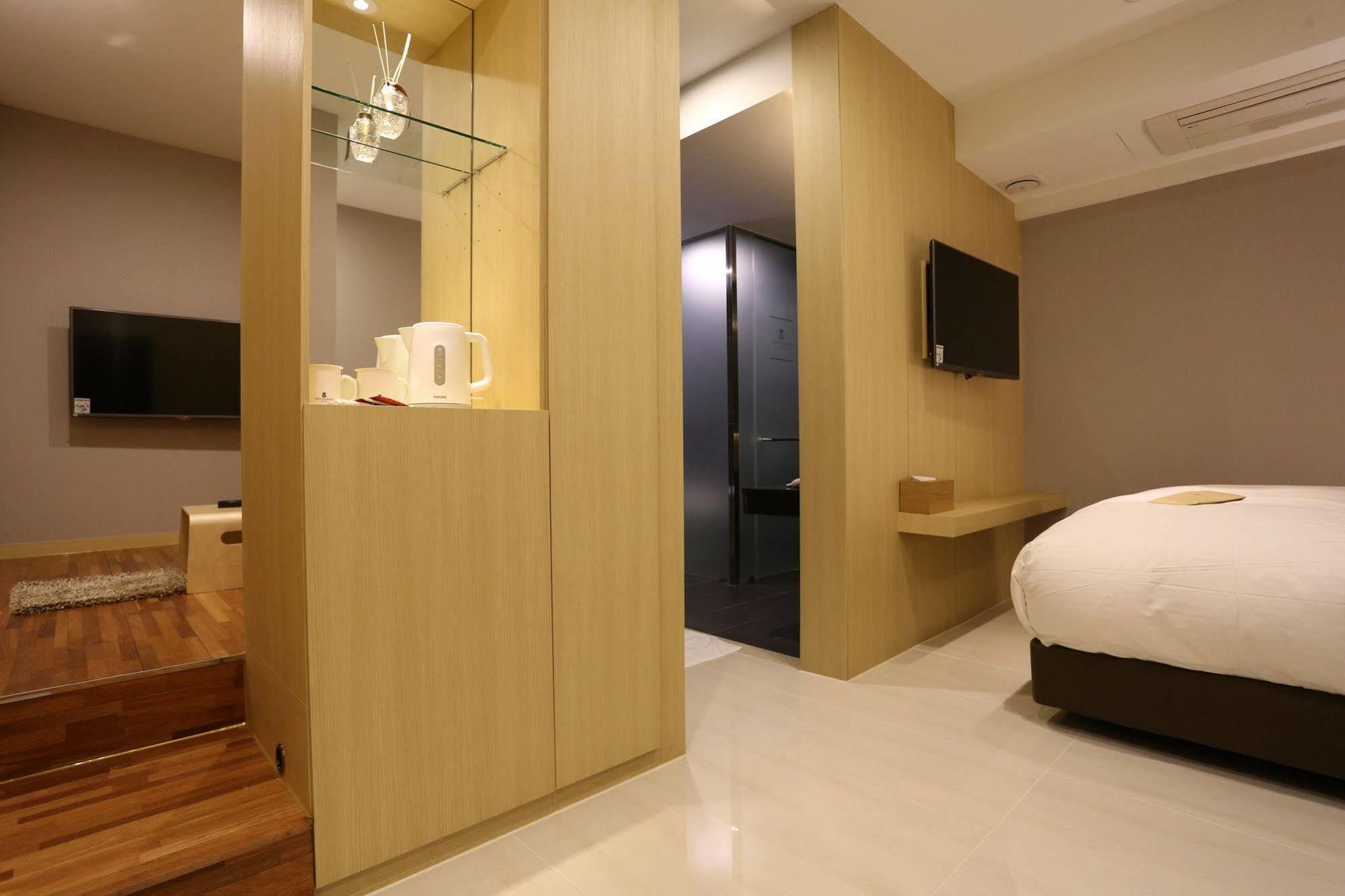 Suwon Top Cloud Hotel Buitenkant foto