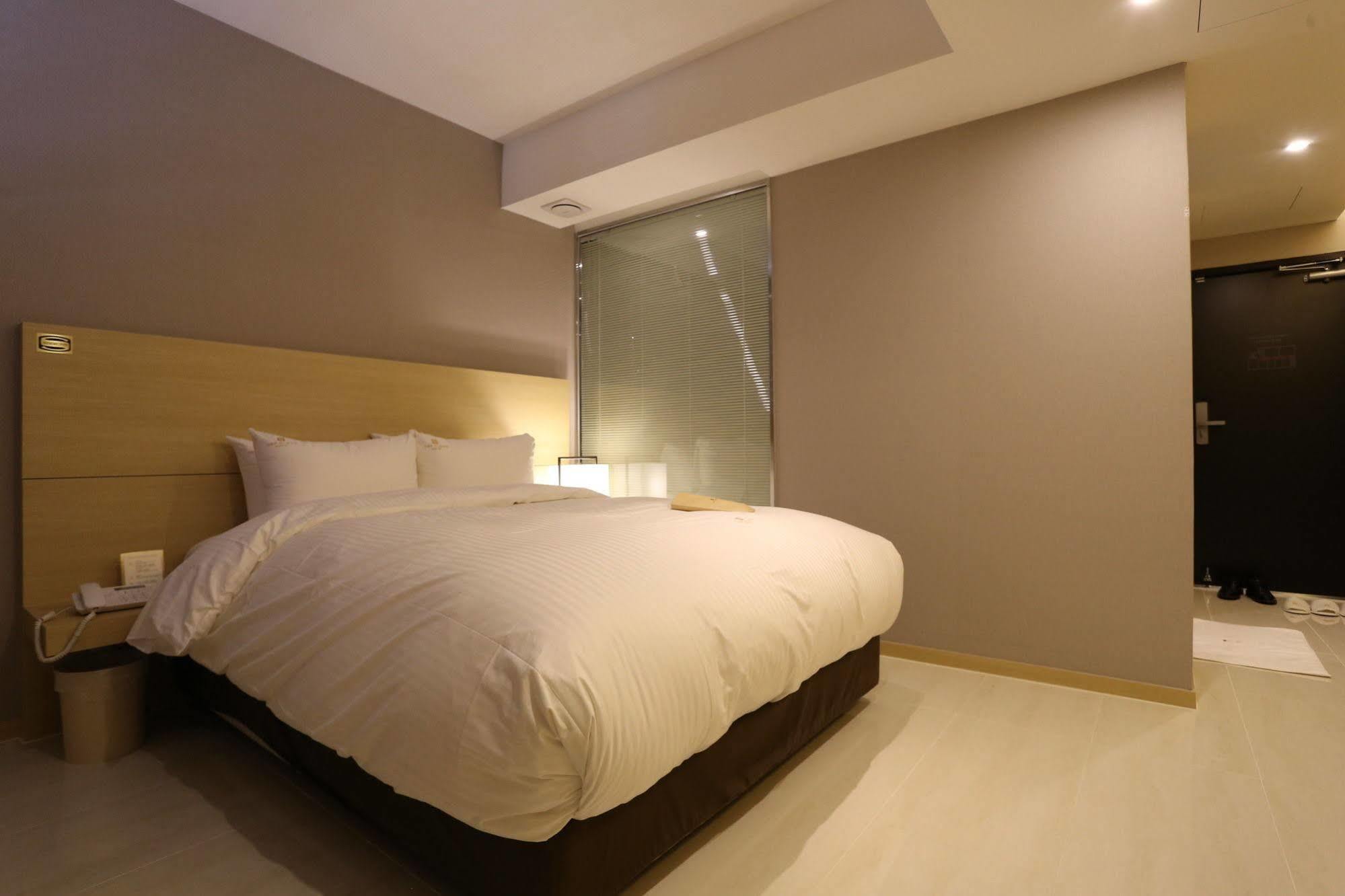 Suwon Top Cloud Hotel Buitenkant foto