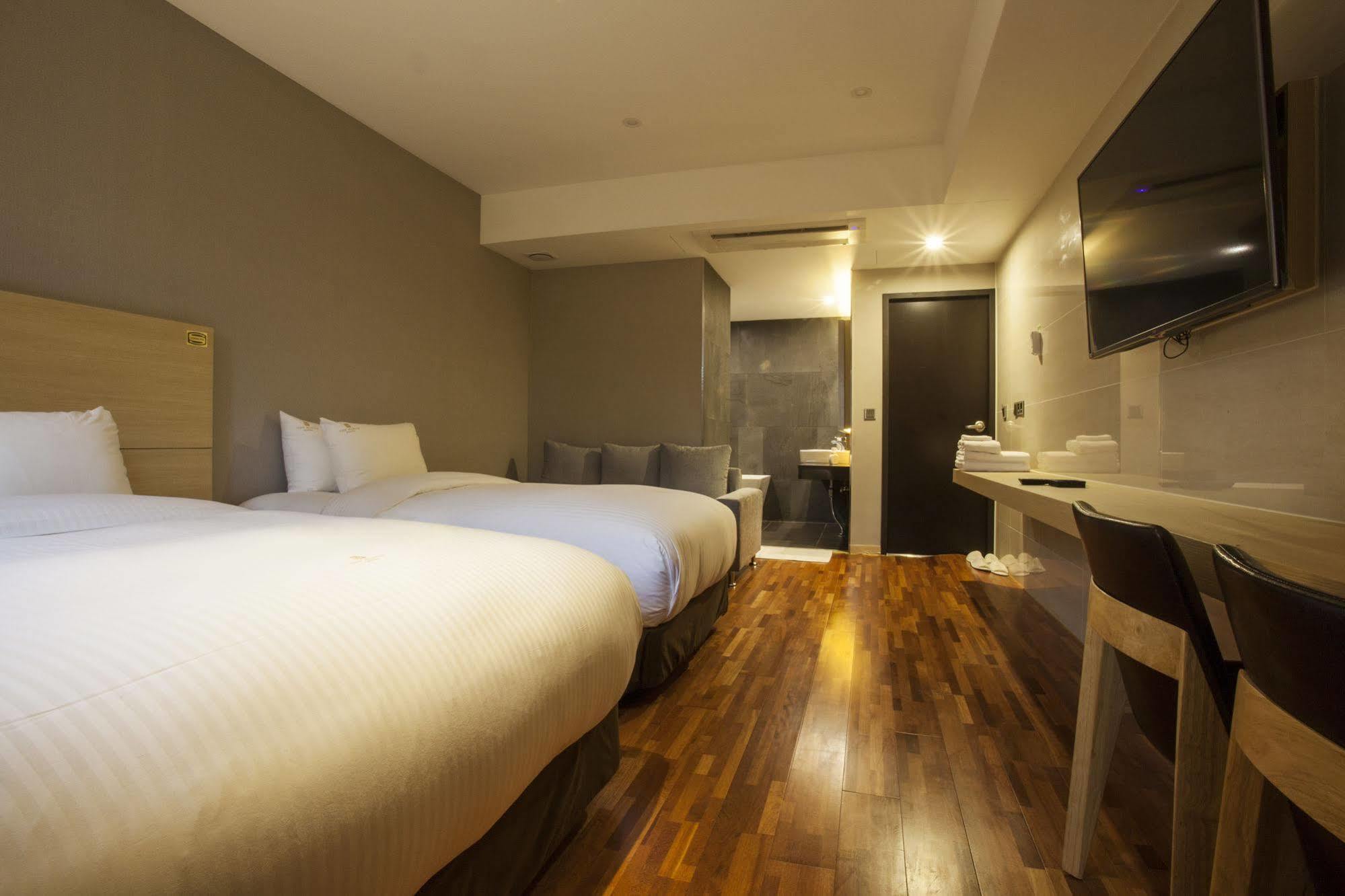 Suwon Top Cloud Hotel Buitenkant foto