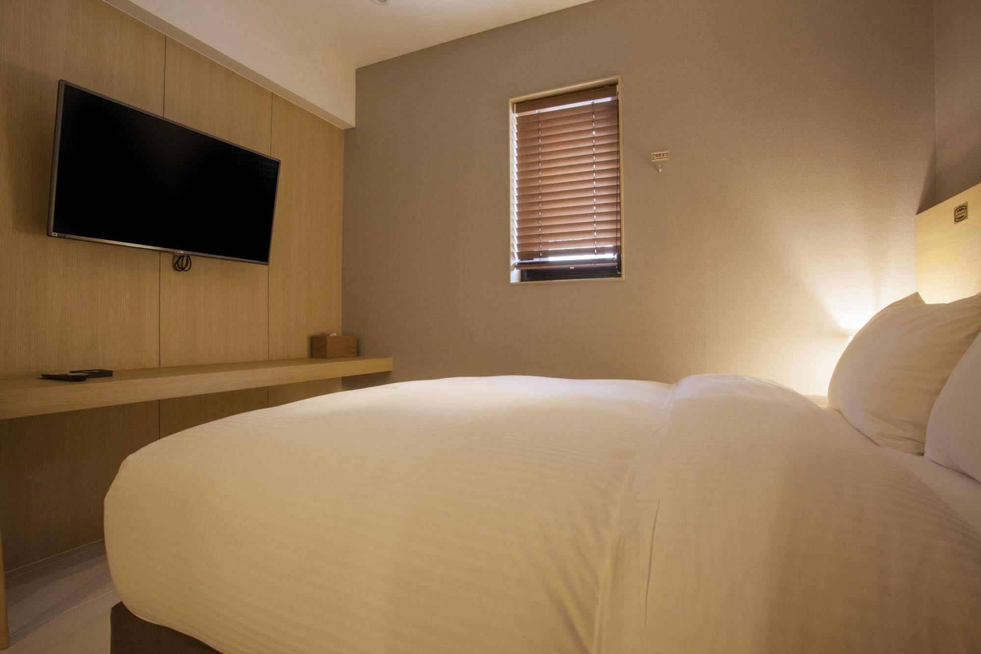 Suwon Top Cloud Hotel Buitenkant foto