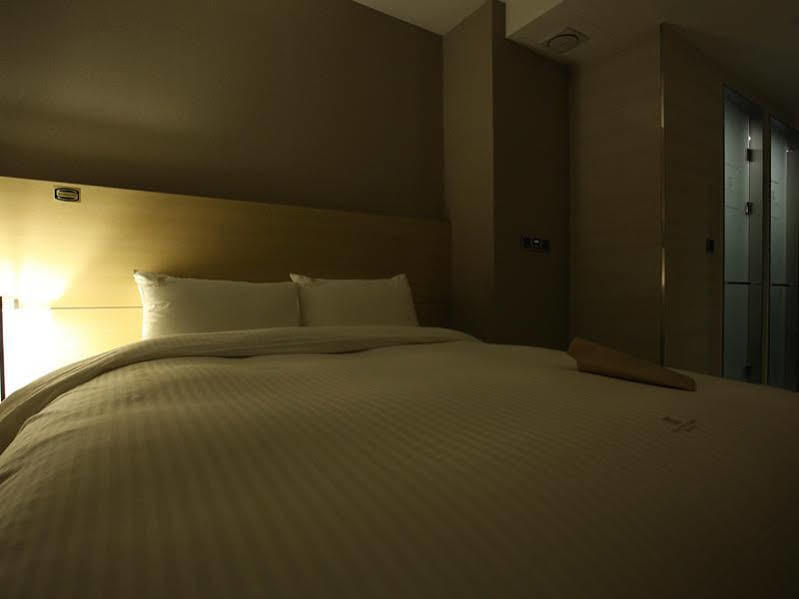 Suwon Top Cloud Hotel Buitenkant foto