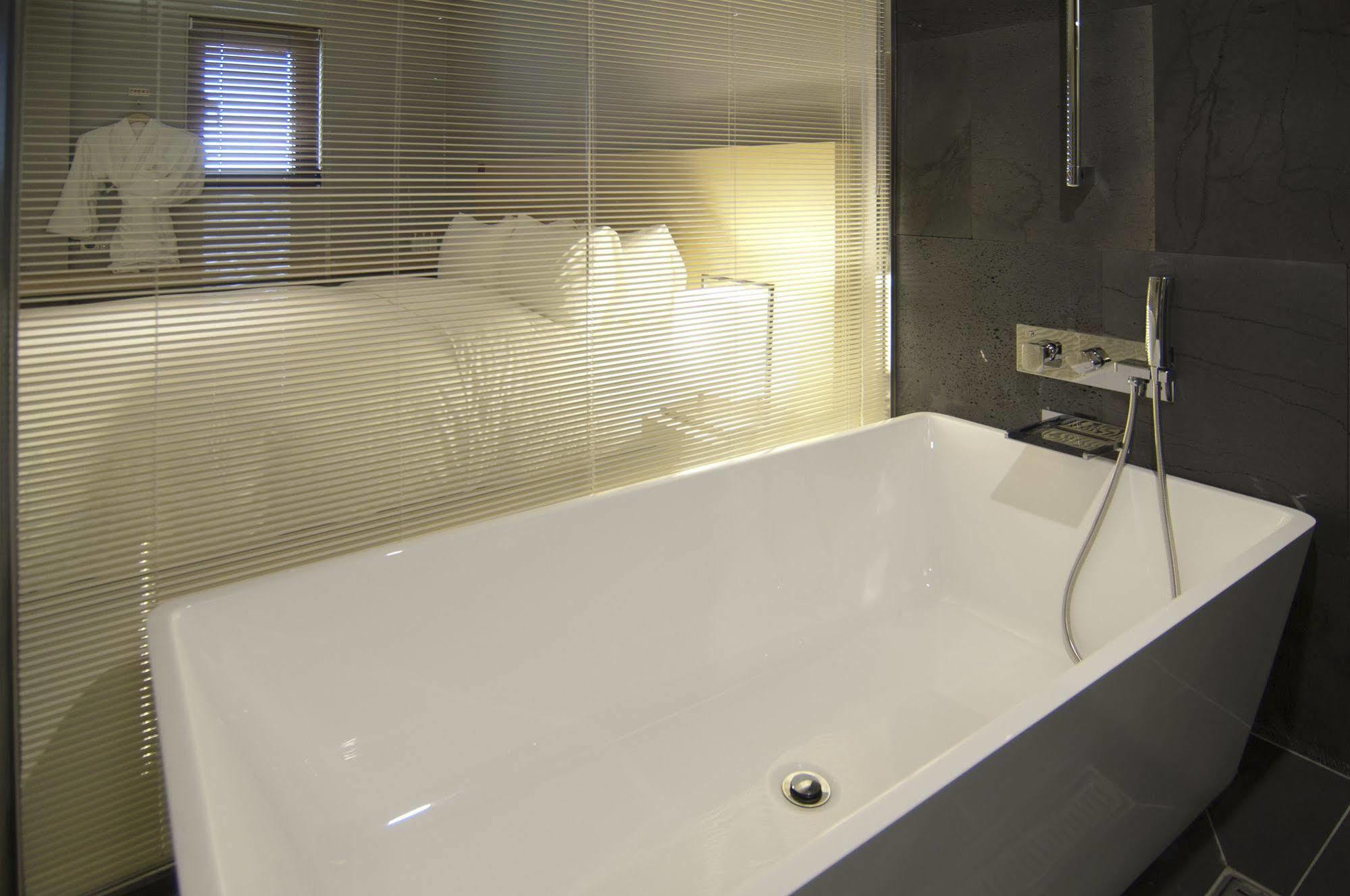 Suwon Top Cloud Hotel Buitenkant foto